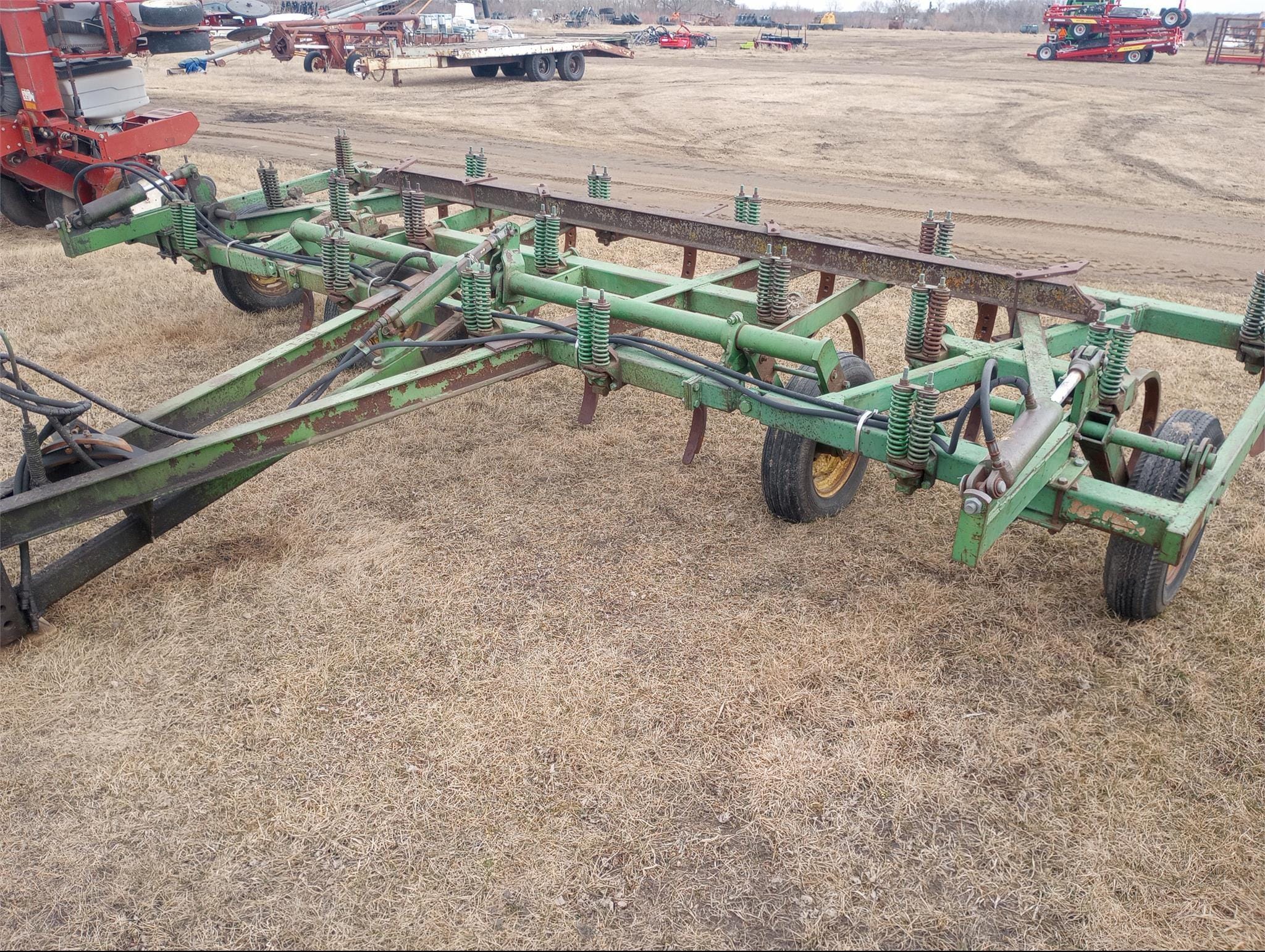 John Deere 100 Equipment Image0