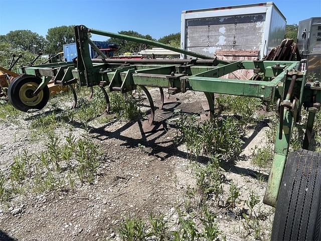 Image of John Deere 100 equipment image 4