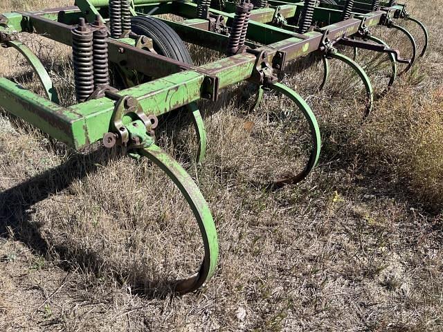 Image of John Deere 100 equipment image 1