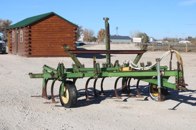 Image of John Deere 100 equipment image 1