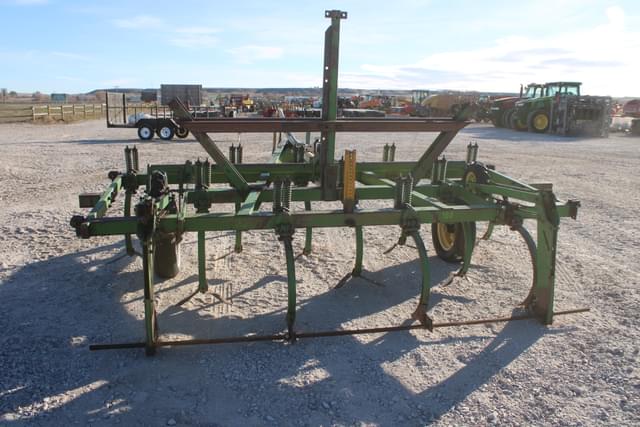 Image of John Deere 100 equipment image 4