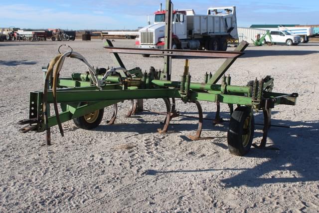 Image of John Deere 100 equipment image 3