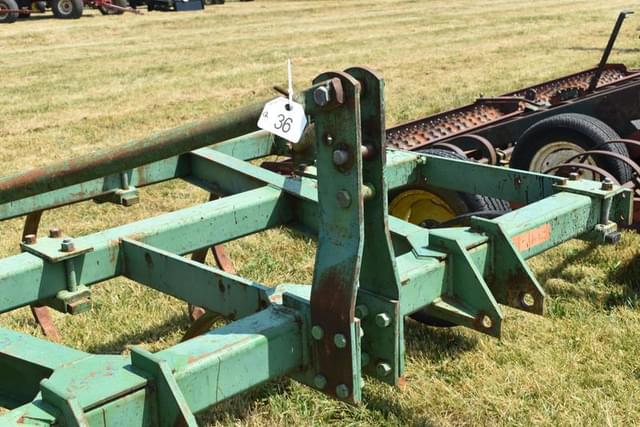 Image of John Deere 100 equipment image 3