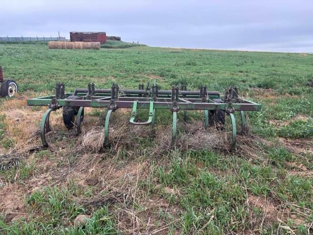 Image of John Deere 100 equipment image 3