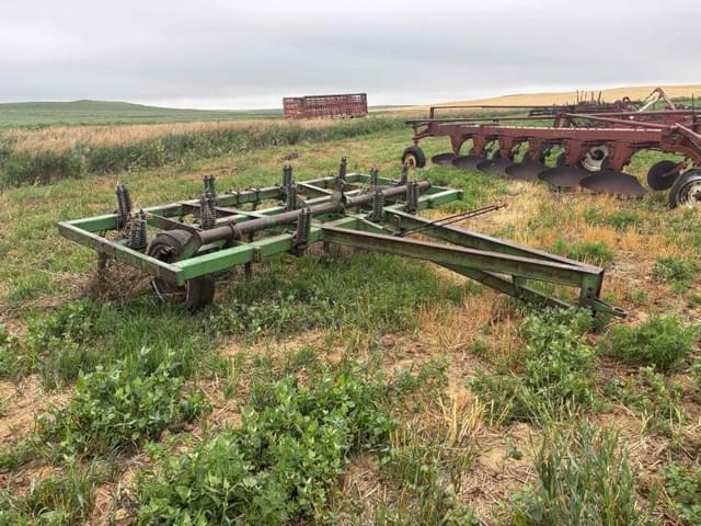 Image of John Deere 100 equipment image 2