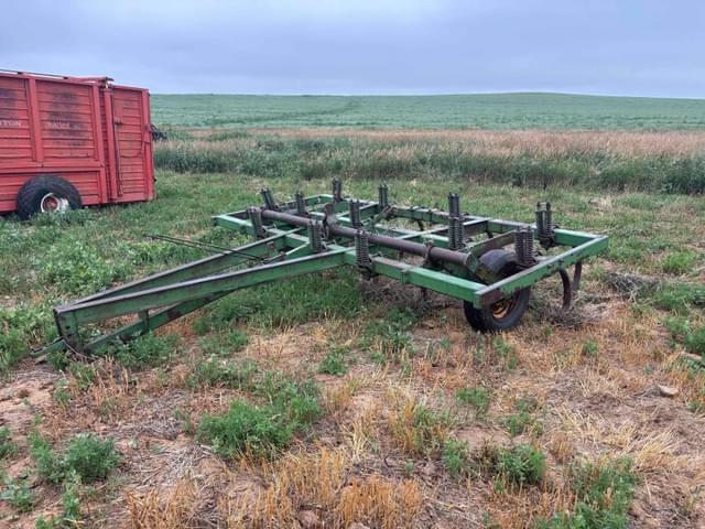 Image of John Deere 100 equipment image 1