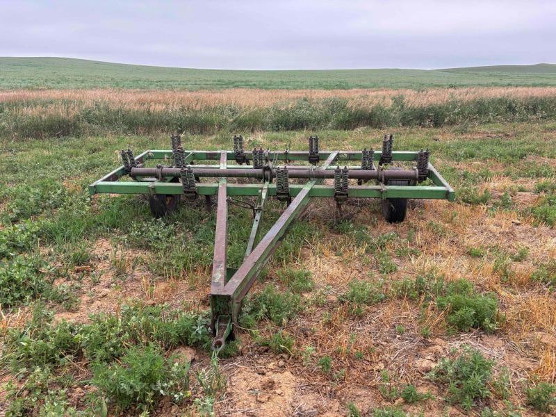 Image of John Deere 100 Primary image