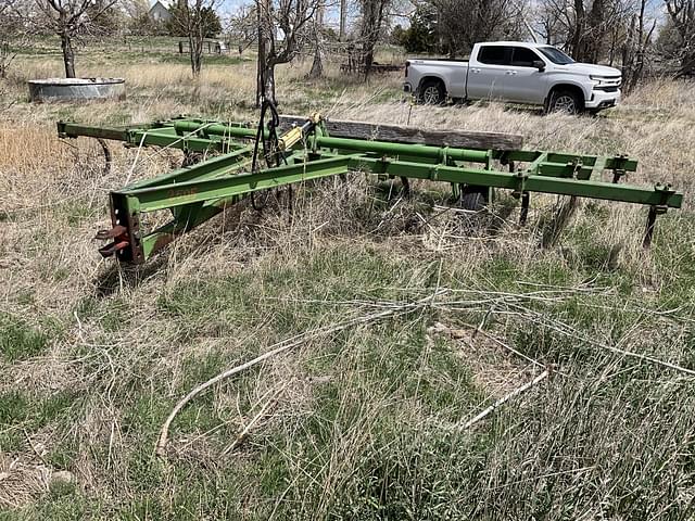 Image of John Deere 100 equipment image 1