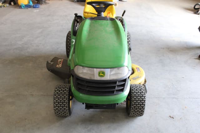 Image of John Deere 100 equipment image 1