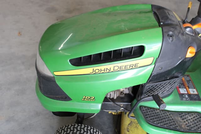 Image of John Deere 100 equipment image 4