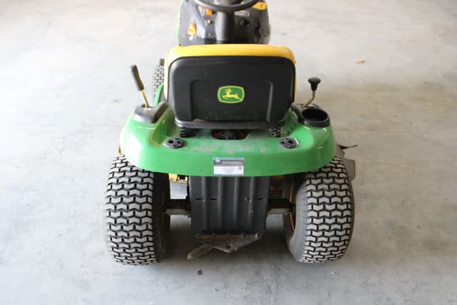 Image of John Deere 100 equipment image 3