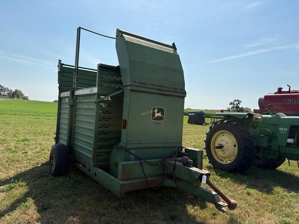 Image of John Deere 100 Primary image