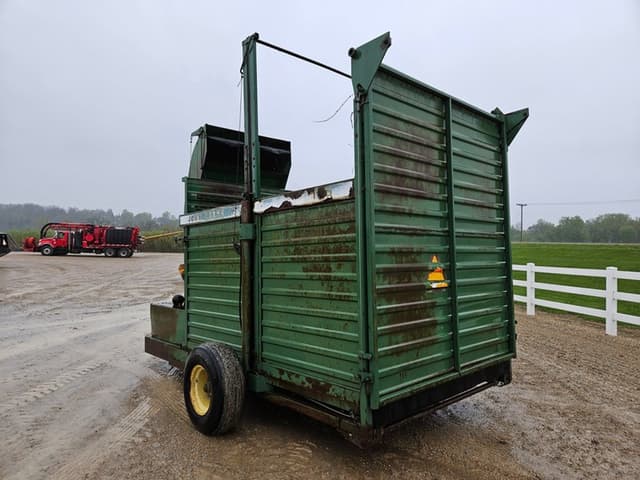 Image of John Deere 100 equipment image 3