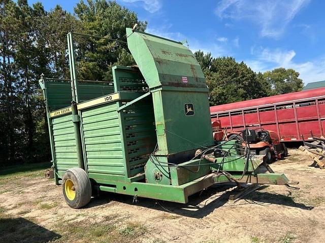 Image of John Deere 100 equipment image 1