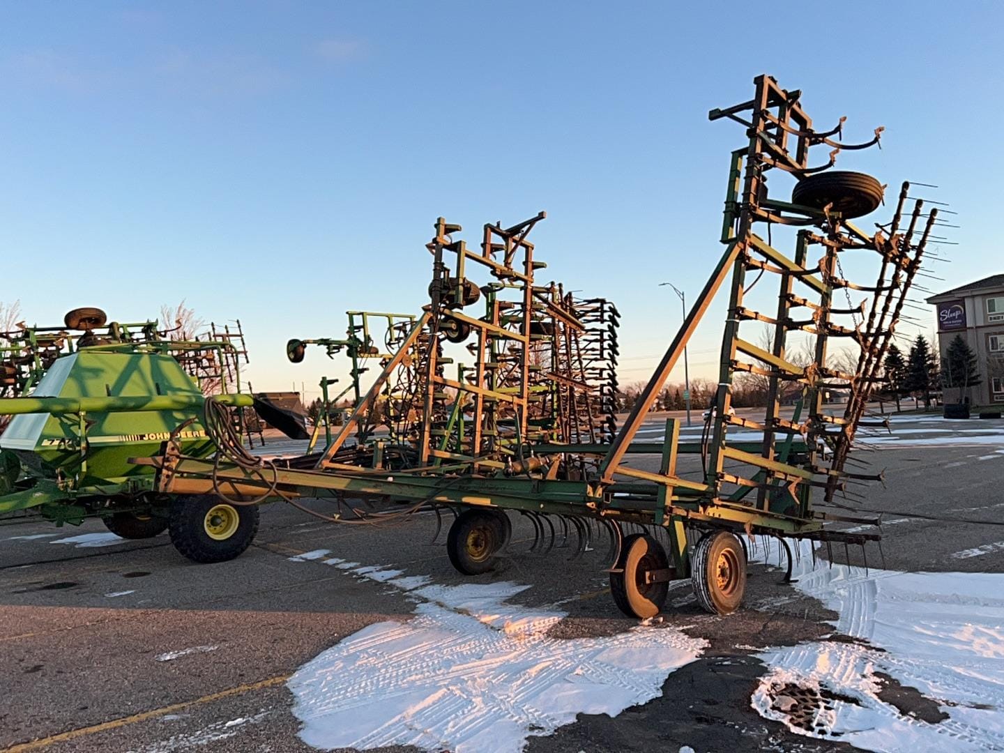 Main image John Deere 1000