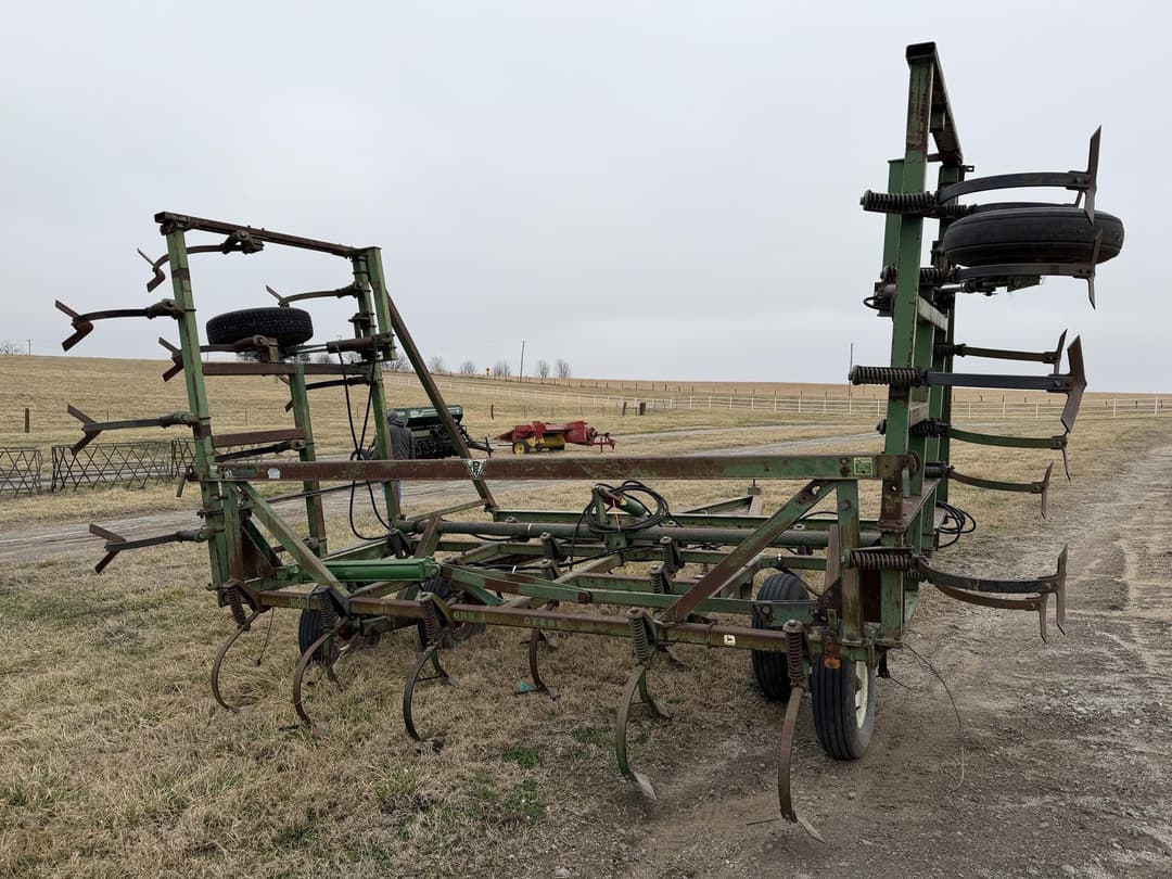 Image of John Deere 1000 Image 1