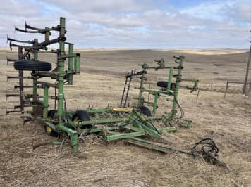 Main image John Deere 1000