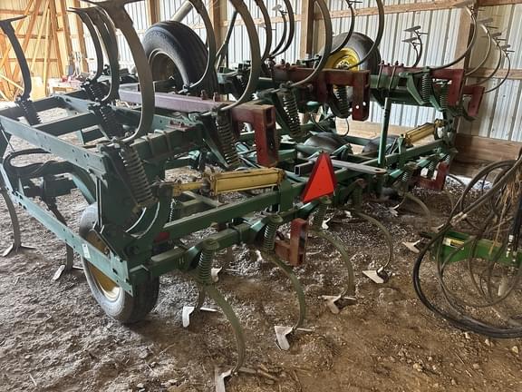 Image of John Deere 1000 equipment image 2