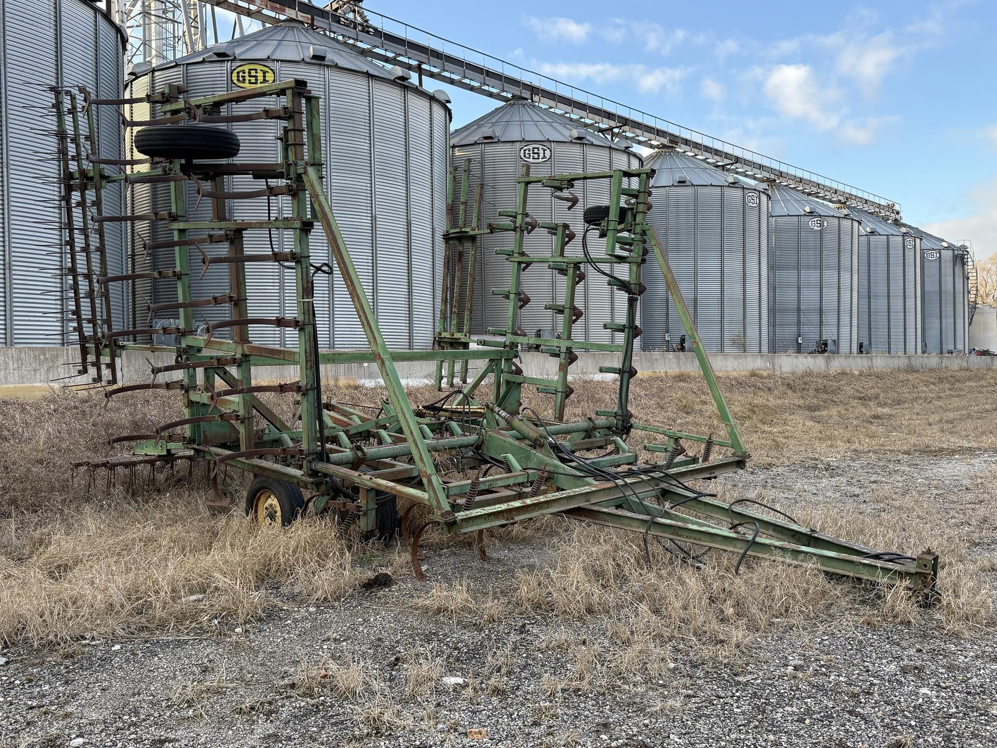 John Deere 1000 Equipment Image0