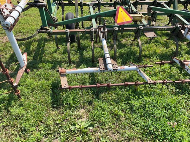 Image of John Deere 1000 equipment image 3