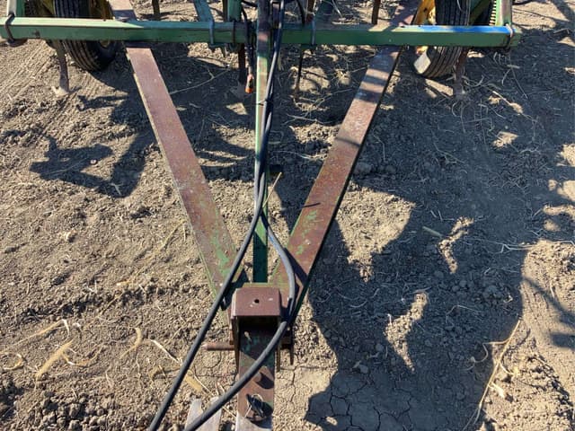 Image of John Deere 1000 equipment image 4