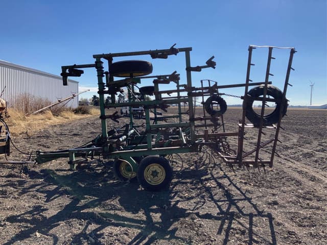 Image of John Deere 1000 equipment image 2