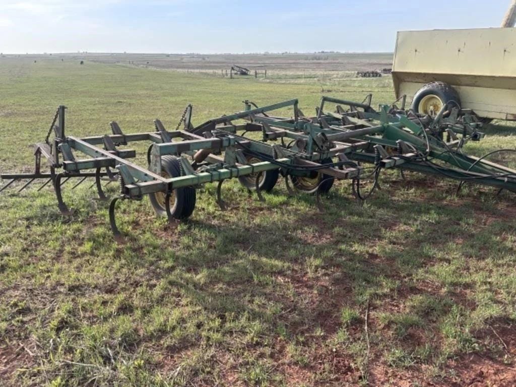 John Deere 1000 Equipment Image0