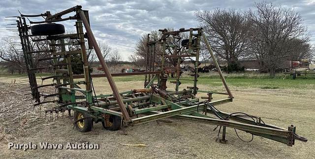 Image of John Deere 1000 equipment image 2