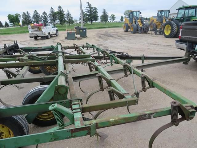 Image of John Deere 1010 equipment image 3