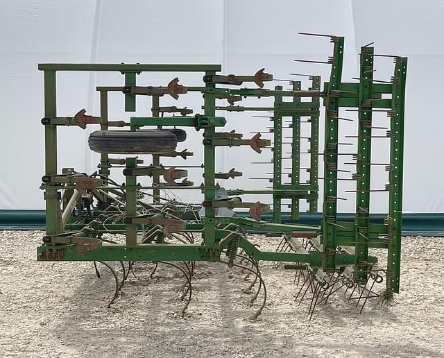 Image of John Deere 1010 equipment image 3