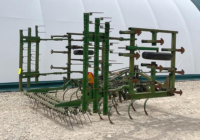 Image of John Deere 1010 equipment image 4