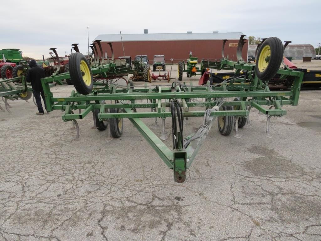 John Deere 1010 Equipment Image0