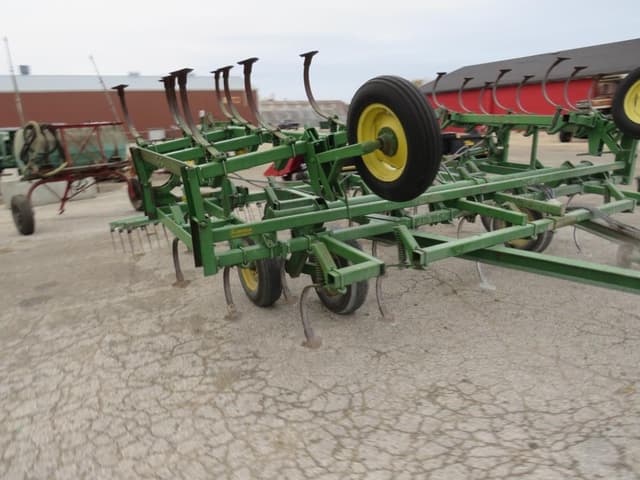 Image of John Deere 1010 equipment image 1