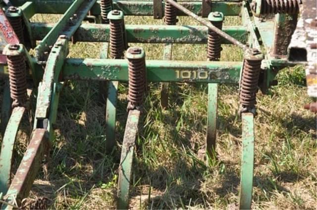 Image of John Deere 1010 equipment image 3