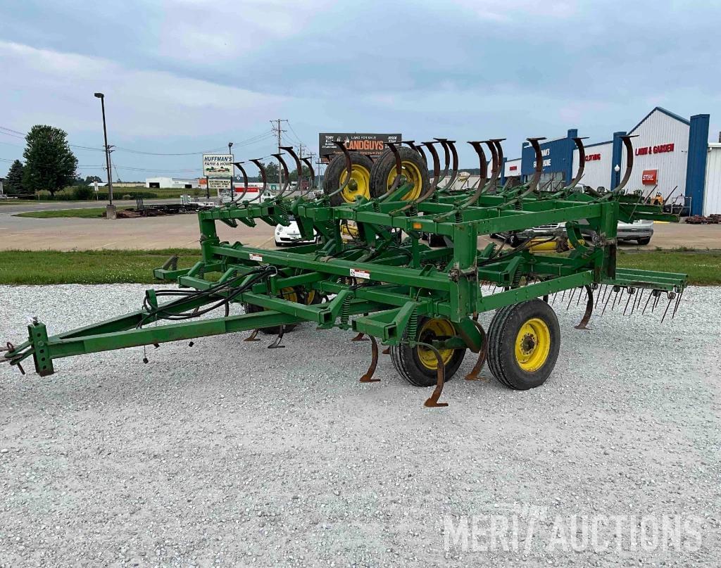 Image of John Deere 1010 Primary image