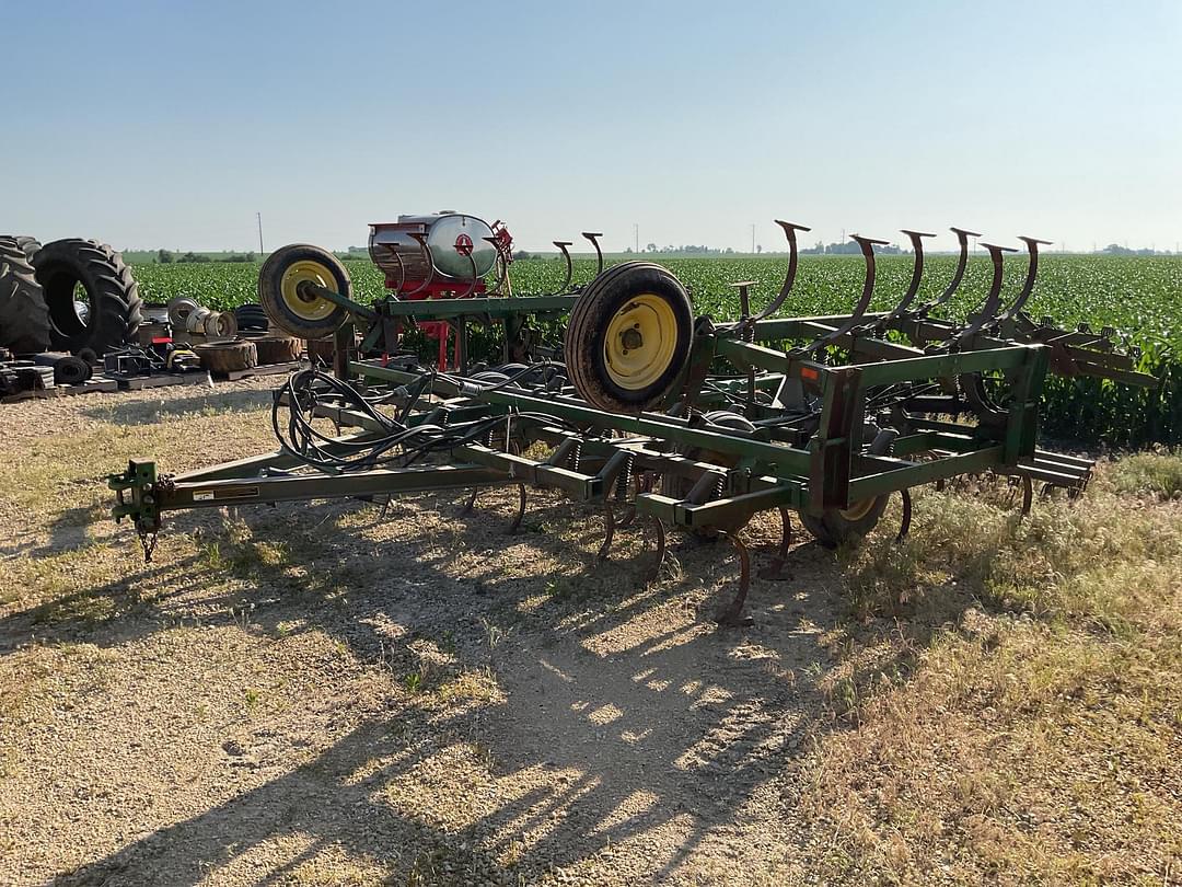 Image of John Deere 1010 Primary image