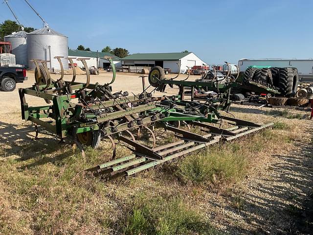 Image of John Deere 1010 equipment image 1