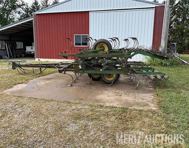 Image of John Deere 1010 equipment image 1
