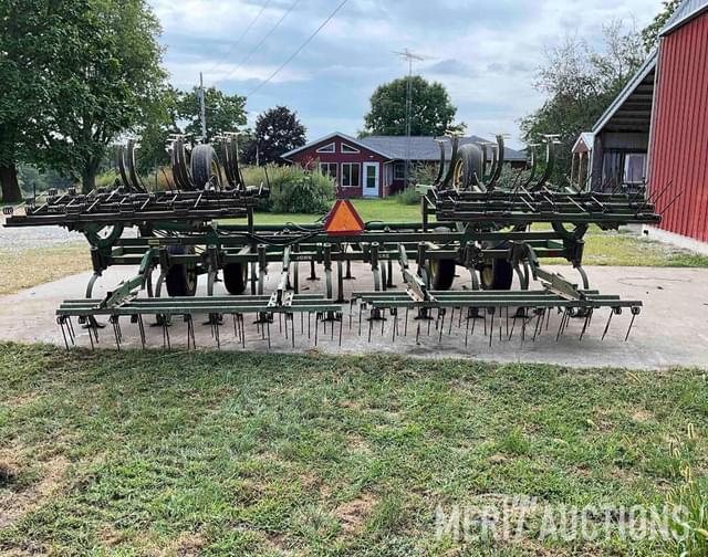 Image of John Deere 1010 equipment image 3