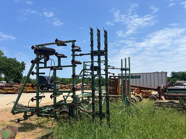 Image of John Deere 1010 equipment image 1