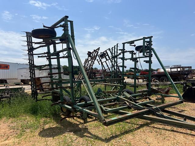 Image of John Deere 1010 equipment image 4