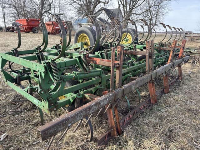 Image of John Deere 1010 equipment image 4