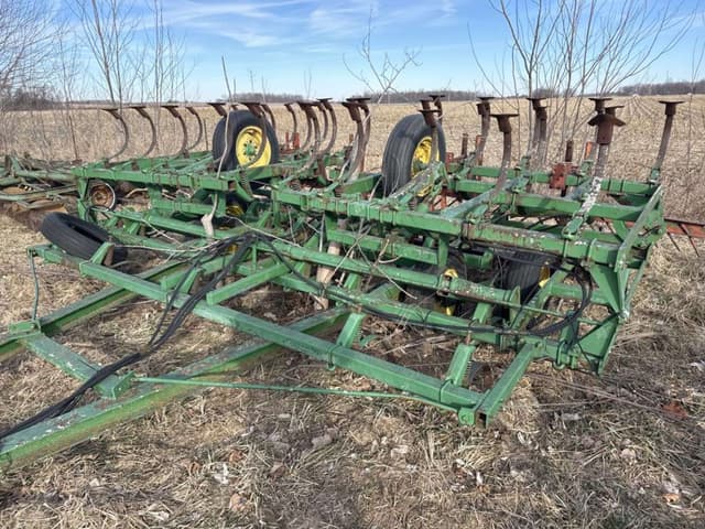 Image of John Deere 1010 equipment image 1