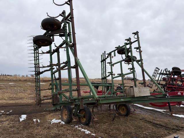 Image of John Deere 1010 equipment image 1