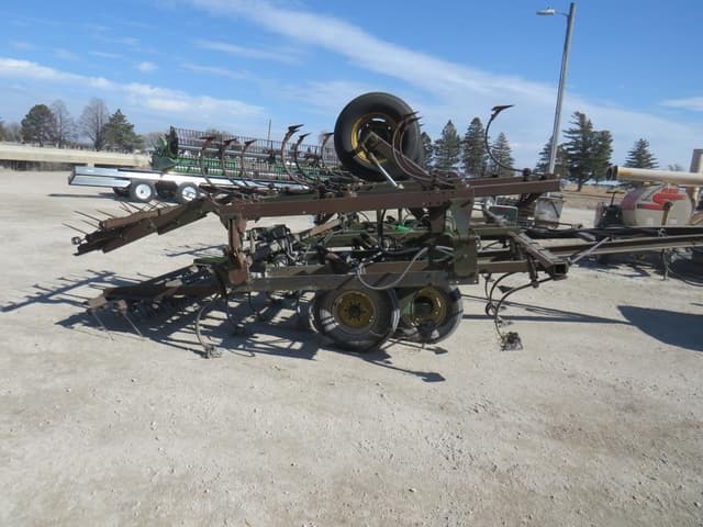 Image of John Deere 1010 equipment image 1