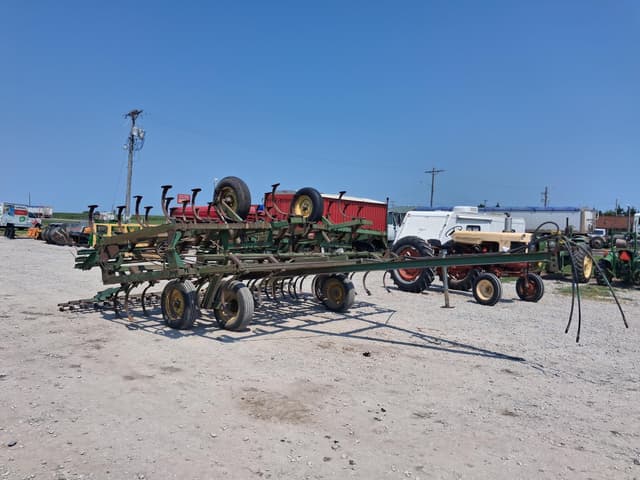 Image of John Deere 1010 equipment image 3
