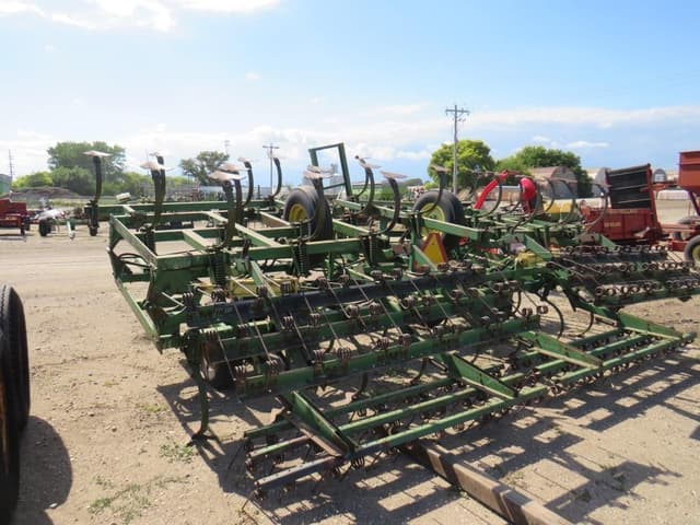 Image of John Deere 1010 equipment image 4