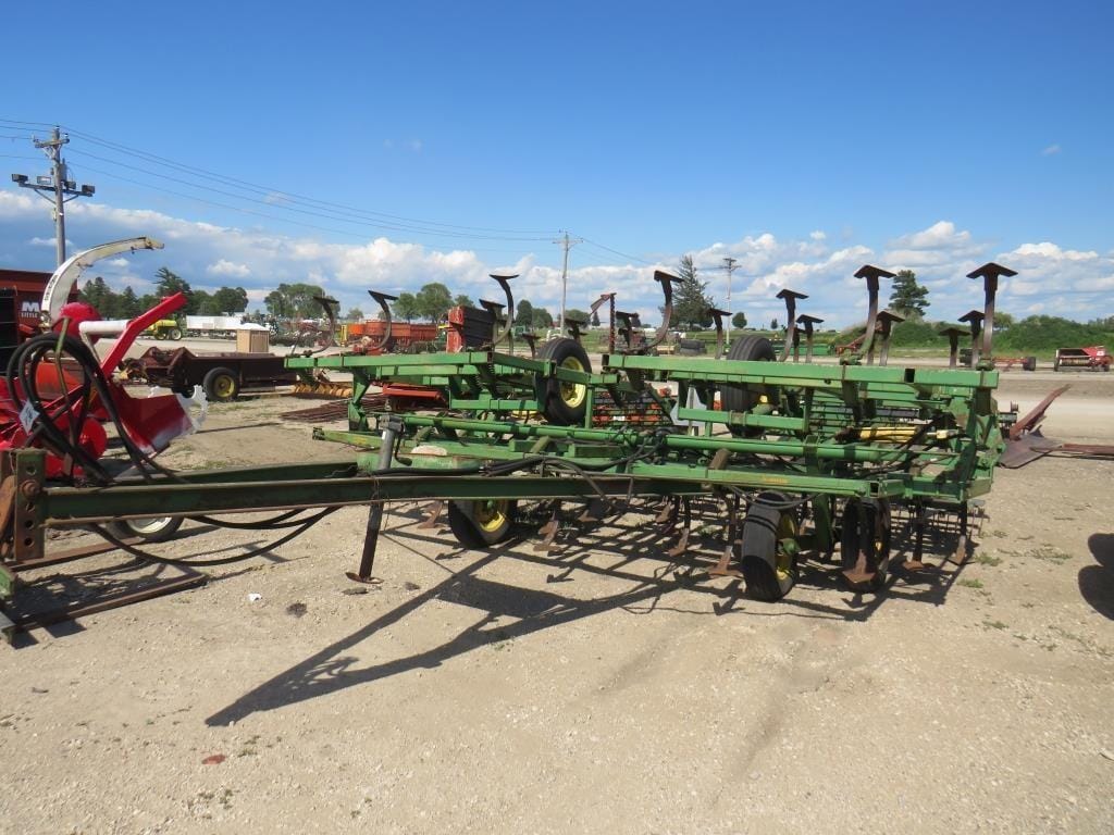 John Deere 1010 Equipment Image0
