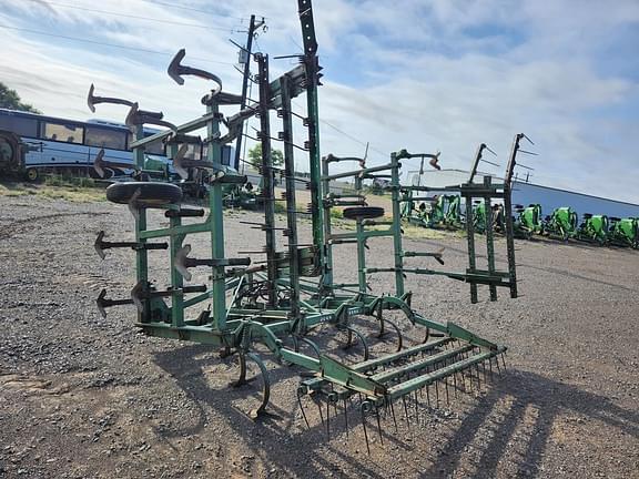 Image of John Deere 1010 equipment image 2
