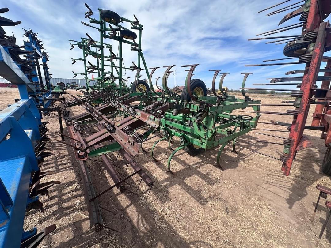 Image of John Deere 1010 Image 1